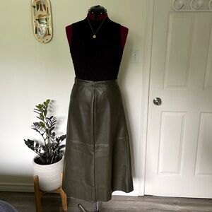 Vegan leather skirt (super soft inside!)